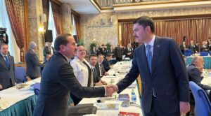 ak-partili-kirkpinar-tbmm-de-izmir-in-sorunlarini-anlati
