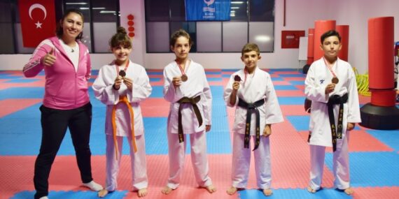 Aliağa’ya 4 Madalya Birden