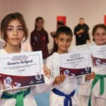 aliagali-minik-yuzucu-ve-taekwondoculara-basari-belgesi