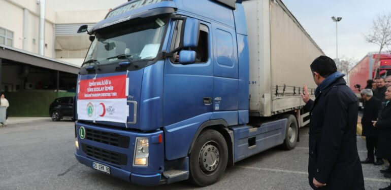 Aliağalılar Depremzedeler İçin Seferber Oldu