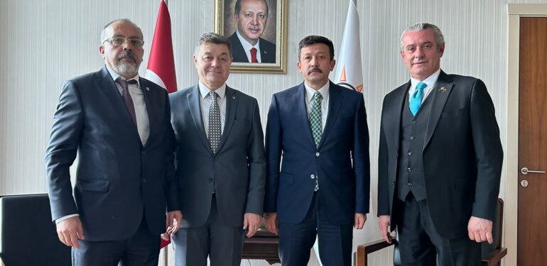 ALİAĞA BERGAMA VE MENEMEN TİCARET ODASI BAŞKANLARI, ‘MİLLETVEKİLİ’ TALEBİ İÇİN AK PARTİ CHP ve İYİ PARTİ GENEL MERKEZLERİNİ ZİYARET ETTİ