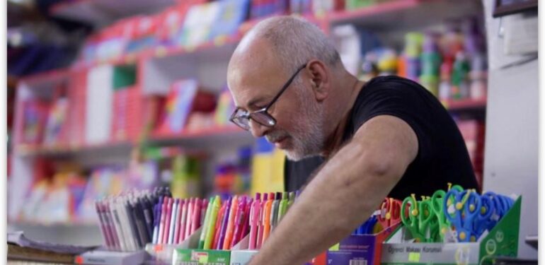 Yardımlardan aileler de esnaf da memnun.