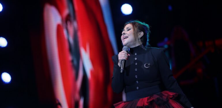 Aliağa Belediyesi’nden Cumhuriyetin 100.Yılına Muhteşem Kutlama