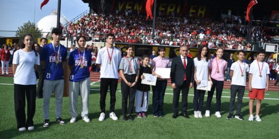 ÖĞRENCİLER CUMHURİYETİN 100. YILINI ESERLERİNDE ANLATTILAR