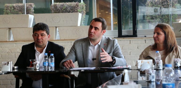 CHP ALİAĞA ADAYI ÇAĞATAY GÜÇ BASINLA KAHVALTIDA BULUŞTU.