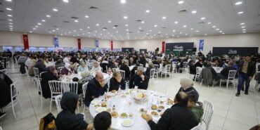 Aliağalılar İlk İftarda Bir Araya Geldi (1)