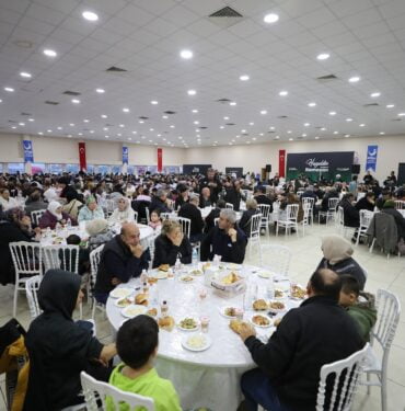 Aliağalılar İlk İftarda Bir Araya Geldi (1)